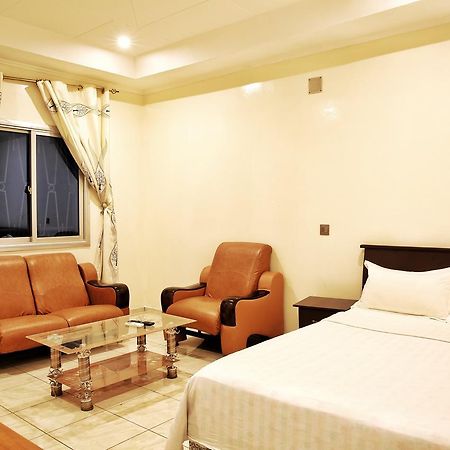 Shanghai Hotel NʼDjamena Kültér fotó