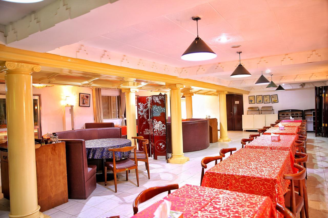 Shanghai Hotel NʼDjamena Kültér fotó