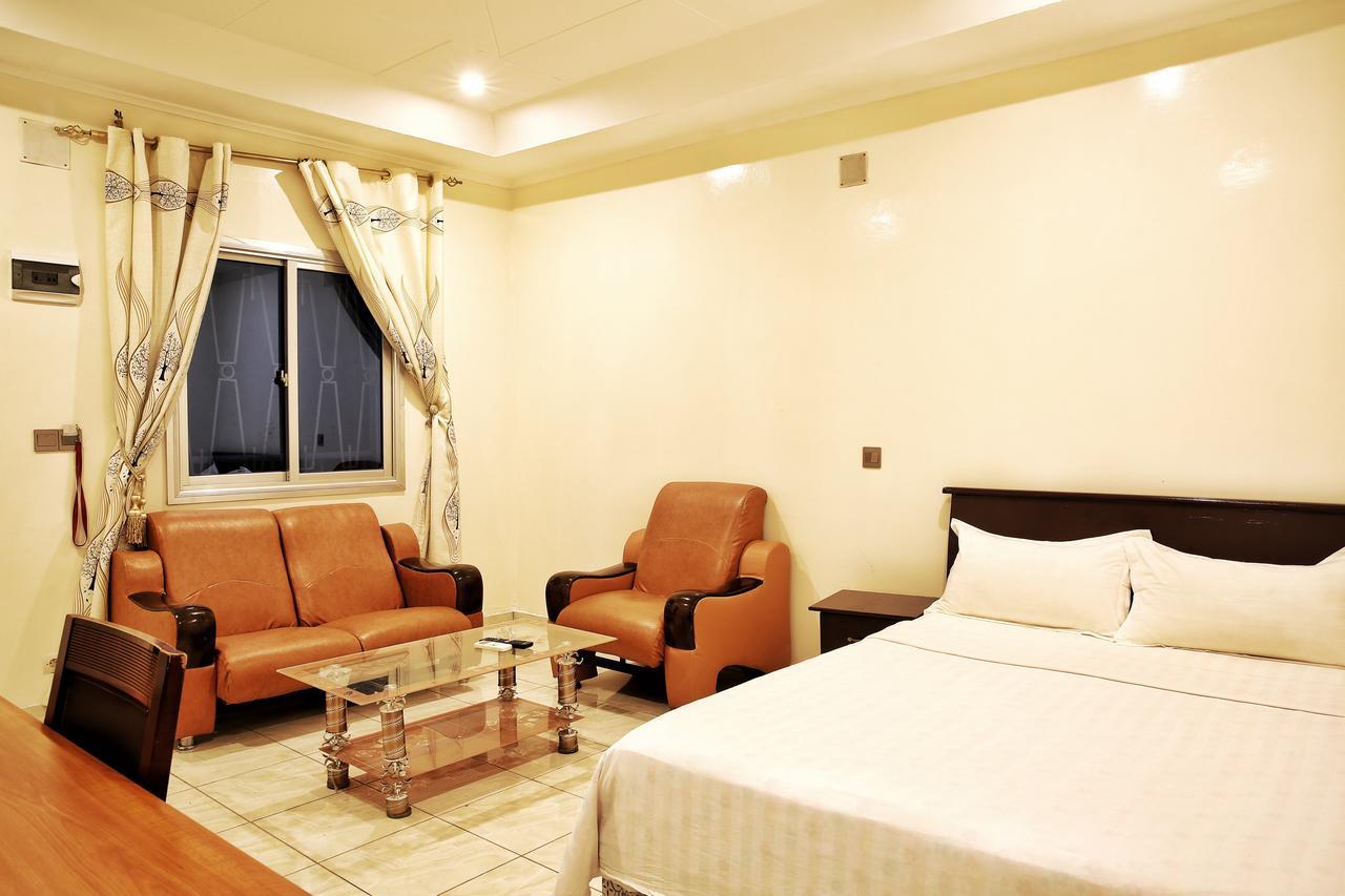 Shanghai Hotel NʼDjamena Kültér fotó