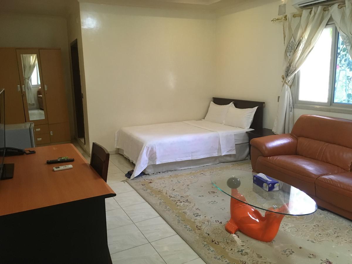Shanghai Hotel NʼDjamena Kültér fotó