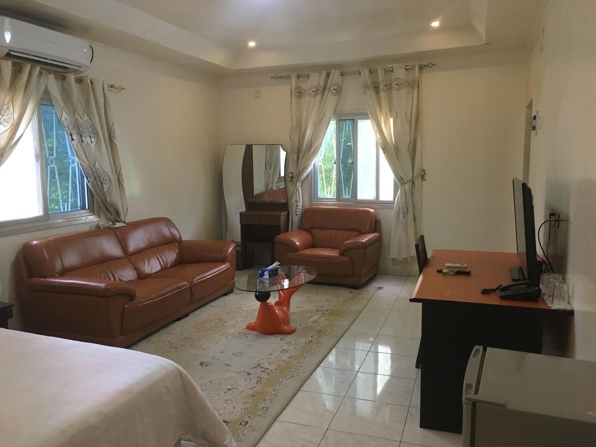 Shanghai Hotel NʼDjamena Kültér fotó