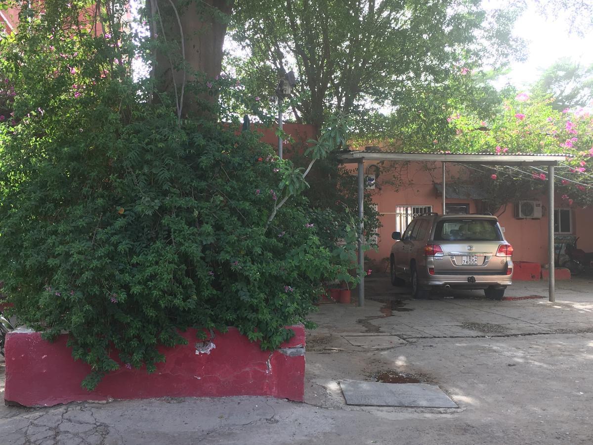 Shanghai Hotel NʼDjamena Kültér fotó
